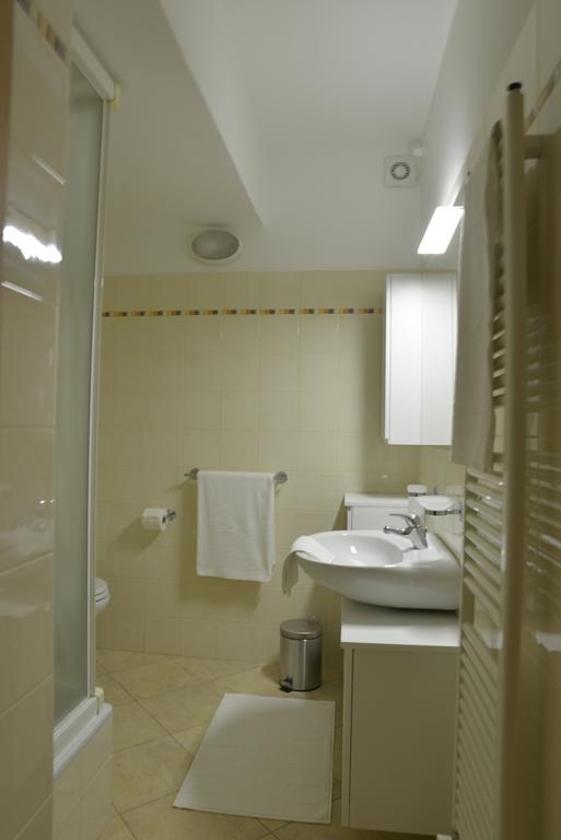 Residenza Cece' Διαμέρισμα Lecco Δωμάτιο φωτογραφία