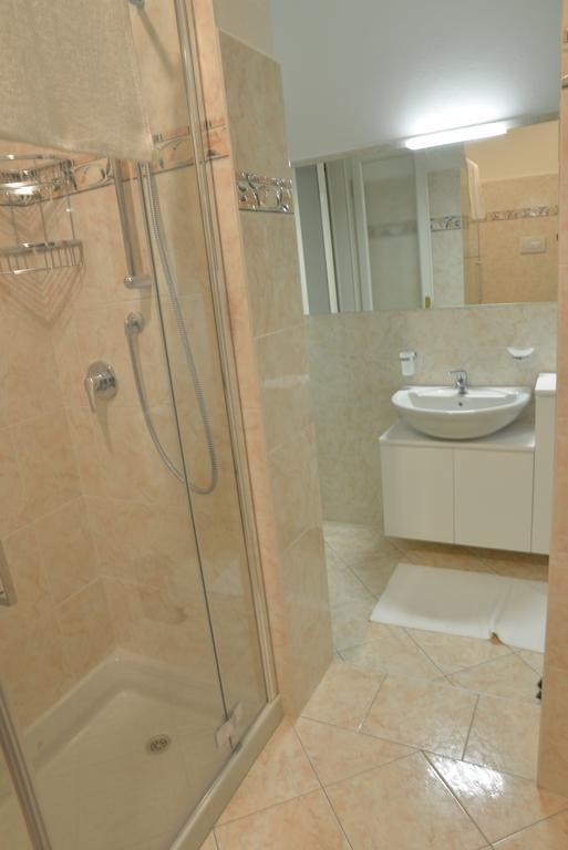 Residenza Cece' Διαμέρισμα Lecco Δωμάτιο φωτογραφία